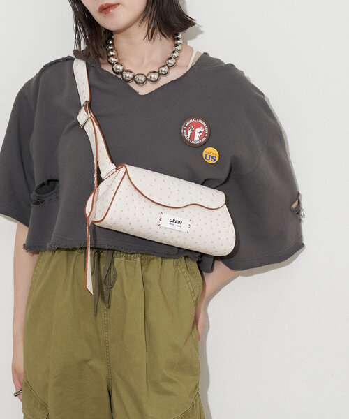 GRAIN(グレイン)の「【GRAIN/グレイン】オーストリッチ変形フラップショルダーバッグ(ショルダーバッグ・レディース・グレー/アイボリー/ブルー・FREE)」の11枚目の写真