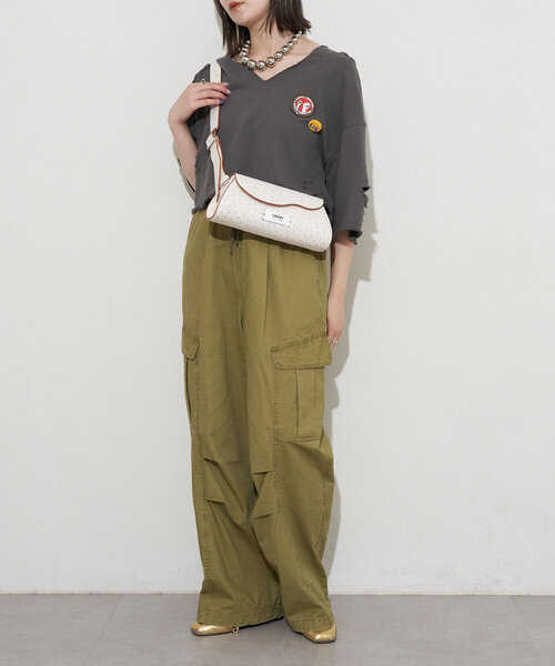 GRAIN(グレイン)の「【GRAIN/グレイン】オーストリッチ変形フラップショルダーバッグ(ショルダーバッグ・レディース・グレー/アイボリー/ブルー・FREE)」の16枚目の写真