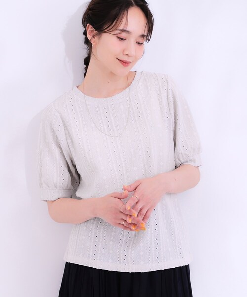 DRESKIP（ドレスキップ）の「【S-LL/二の腕カバー】大人フェミニンな印象に ジャカードレーストップス（Tシャツ/カットソー・レディース・ブラック/イエロー系その他/オフホワイト/ナチュラル/ブルー・01/02/03/04）」の3枚目の写真