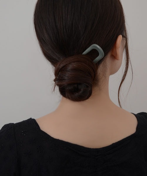 TONE SELECT GOODS(トーンセレクトグッズ)の「【resonance】シンプルデザイン ニュアンスカラー U字コーム/かんざし(その他ヘアアクセサリー・レディース・ブラック/ホワイト/ブラウン/チャコール/ピンクベージュ・FREE)」の3枚目の写真