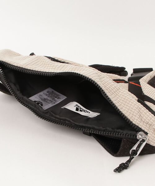 adidas（アディダス）の「ワンショルダー バックパック BACKPACK / アディダスオリジナルス adidas Originals（バックパック/リュック・メンズ・ベージュ/ブラック・FREE）」の15枚目の写真