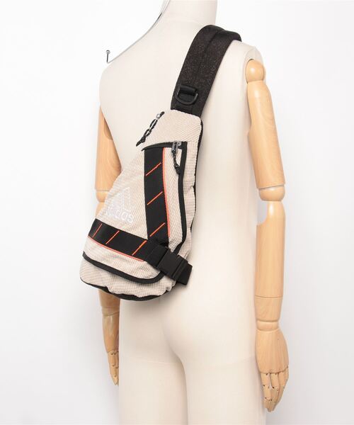 adidas（アディダス）の「ワンショルダー バックパック BACKPACK / アディダスオリジナルス adidas Originals（バックパック/リュック・メンズ・ベージュ/ブラック・FREE）」の16枚目の写真