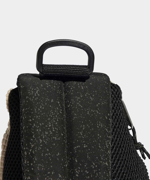 adidas（アディダス）の「ワンショルダー バックパック BACKPACK / アディダスオリジナルス adidas Originals（バックパック/リュック・メンズ・ベージュ/ブラック・FREE）」の12枚目の写真