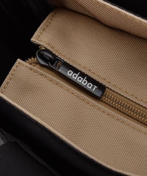adabat（アダバット）の「【新レーベル ADABAT NAVY】サンデーズトリコロールカートバッグ（トートバッグ・メンズ・ベージュ/ブラック・00）」の5枚目の写真