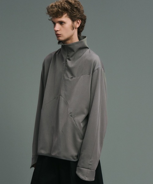 BAL（バル）の「BAL / ii_iiiiiii TECHNICAL WOOL PULLOVER（その他アウター・メンズ・チャコール/グレイッシュベージュ・3/2/1）」の2枚目の写真