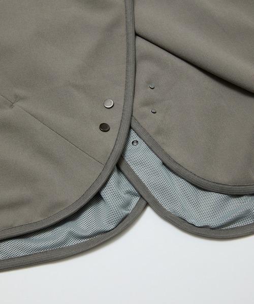 BAL（バル）の「BAL / ii_iiiiiii TECHNICAL WOOL PULLOVER（その他アウター・メンズ・チャコール/グレイッシュベージュ・3/2/1）」の4枚目の写真