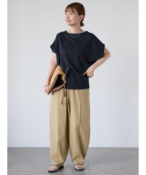 Lugnoncure（ルノンキュール）の「【接触冷感】ドルマンボートネックトップス（Tシャツ/カットソー・レディース・チャコールグレー/オフホワイト/ブラウン/ブルー・F）」の5枚目の写真