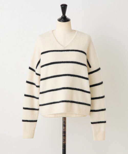 BEARDSLEY（ビアズリー）の「FOXウールVネックニット（ニット/セーター・レディース・ホワイト/ライトグレー/レッド・FREE）」の20枚目の写真