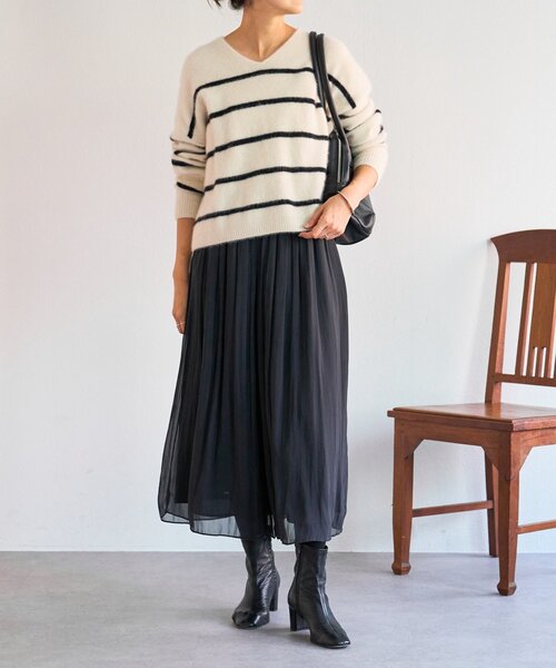 BEARDSLEY（ビアズリー）の「FOXウールVネックニット（ニット/セーター・レディース・ホワイト/ライトグレー/レッド・FREE）」の6枚目の写真