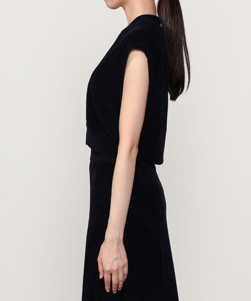 UNFIL(アンフィル)の「UNFIL | ニットベスト WOMEN(ベスト・レディース・イエロー/ネイビー・1)」の9枚目の写真