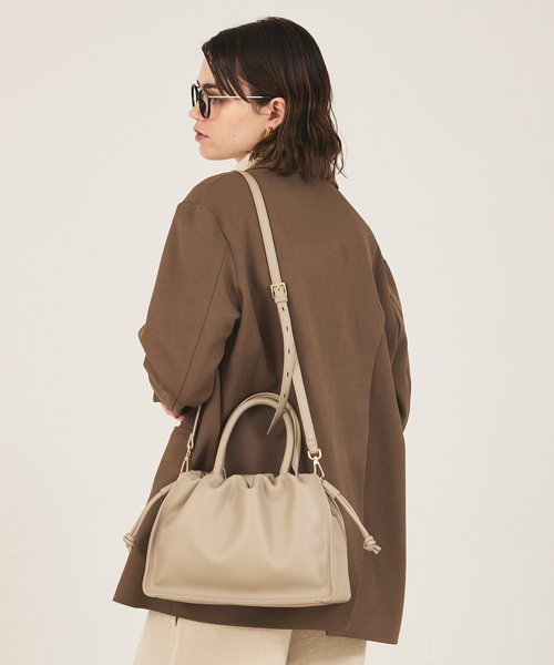 LOWELL things(ロウェル シングス)の「【VERY掲載】Poche/ドローストリングトートミニ(トートバッグ・レディース・ベージュ/ボルドー/ブラック・フリー)」の11枚目の写真