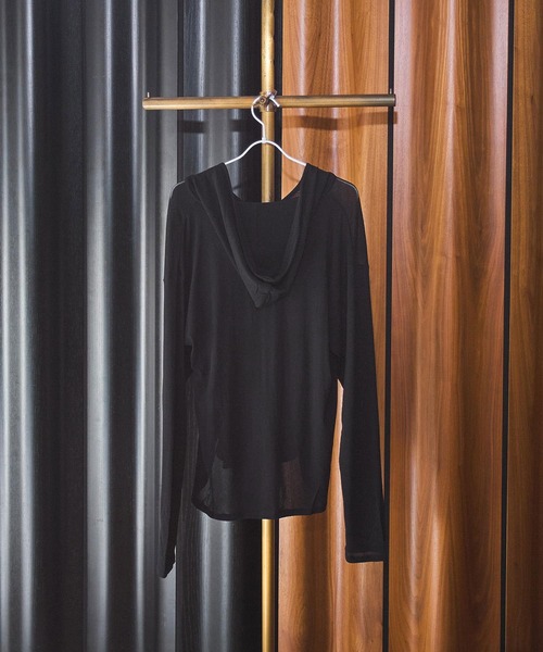 CHIGNON（シニヨン）の「(CHIGNON)SHEER HOODIE PO（Tシャツ/カットソー・レディース・ブラック/ホワイト/ブラウン・ONE SIZE）」の8枚目の写真