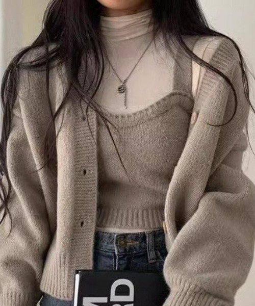 cammie(キャミー)の「ニットビスチェ×カーディガンセット(アンサンブル・レディース・アイボリー/モカ/ブルー・F)」の2枚目の写真