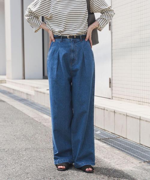 ITEMS URBANRESEARCH（アイテムズ アーバンリサーチ）の「ウエストタックデニムパンツ（デニムパンツ・レディース・ブルー/インディゴブルー・SMALL/MEDIUM）」の3枚目の写真