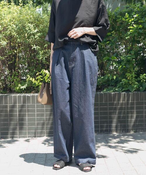 ITEMS URBANRESEARCH（アイテムズ アーバンリサーチ）の「ウエストタックデニムパンツ（デニムパンツ・レディース・ブルー/インディゴブルー・SMALL/MEDIUM）」の17枚目の写真