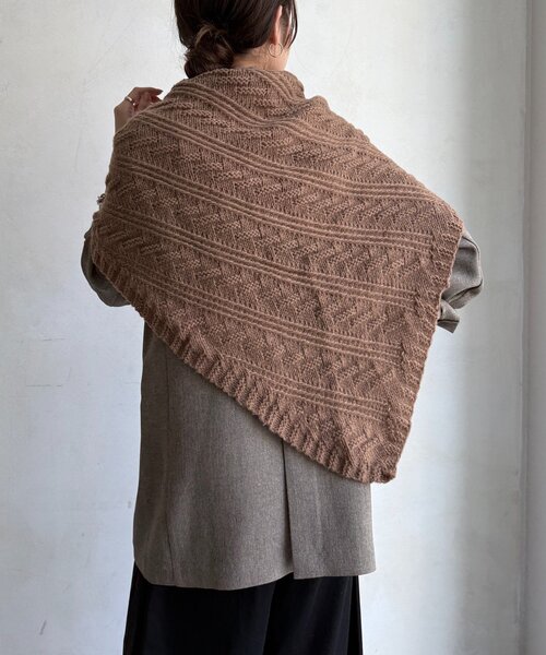 DouDou（ドゥドゥ）の「三角ストール（ストール/ショール・レディース・グレー/ブラック/ブラウン・FREE）」の10枚目の写真