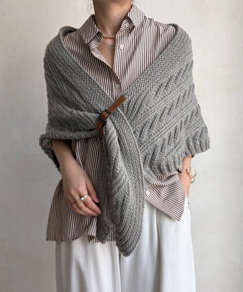 新品タグ付き　ショール　札幌三越 DouDou（ドゥドゥ）の「三角ストール（ストール/ショール）」 - WEAR