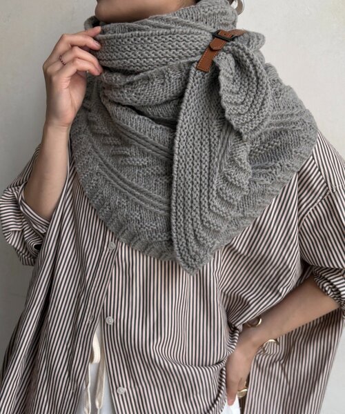 DouDou（ドゥドゥ）の「三角ストール（ストール/ショール・レディース・グレー/ブラック/ブラウン・FREE）」の4枚目の写真
