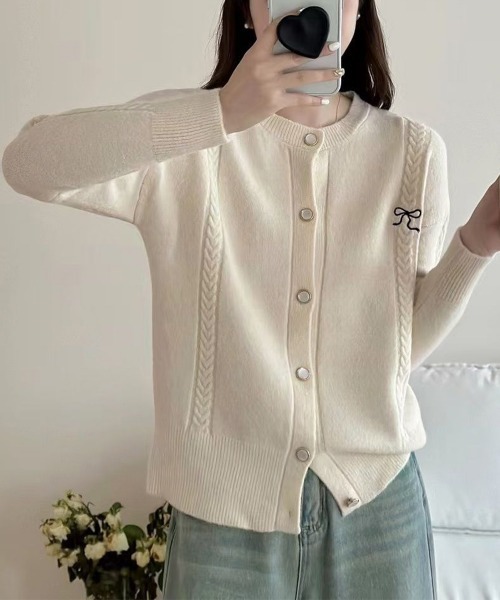 Miniministore(ミニミニストア)の「リボンワンポイントニットカーディガン秋冬(ニット/セーター・レディース・アイボリー/グレー/レッド/ピンク/ラベンダー・FREE)」の8枚目の写真