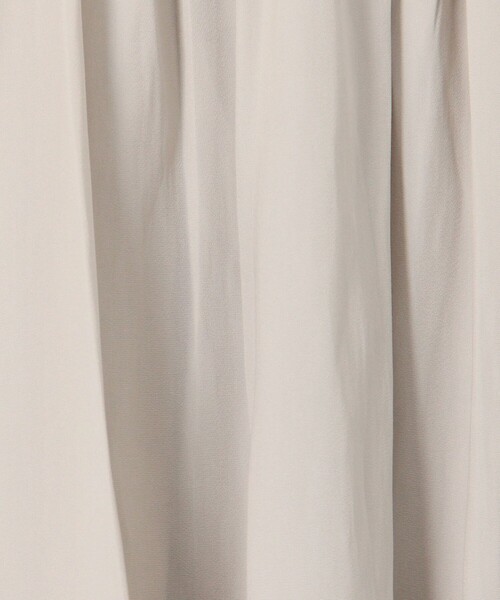 MICO COULIER（ミコクリエ）の「パウダーサテンブラウス（シャツ/ブラウス・レディース・ミント/グレイッシュベージュ/ネイビー・38）」の8枚目の写真