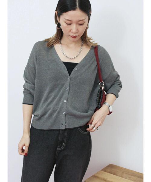 Samansa Mos2 blue(サマンサモスモスブルー)の「配色Vネックカーディガン(カーディガン/ボレロ・レディース・シルバーグレー/ベージュ/チャコールグレー・F)」の9枚目の写真