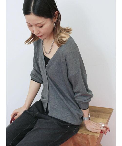 Samansa Mos2 blue(サマンサモスモスブルー)の「配色Vネックカーディガン(カーディガン/ボレロ・レディース・シルバーグレー/ベージュ/チャコールグレー・F)」の11枚目の写真