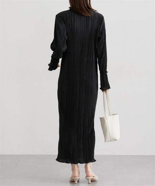 nissen（ニッセン）の「プリーツキャンディスリーブマキシワンピース（ワンピース・レディース・グレイッシュベージュ/ブラック/ブルー・M/L）」の18枚目の写真