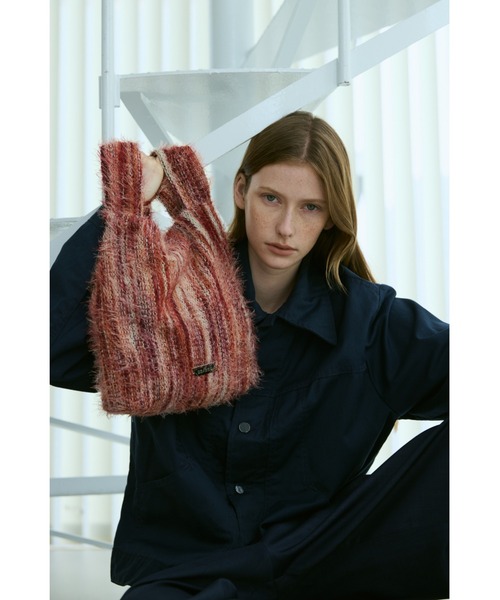 un/neu（アンノイ）の「マルチストライプファーニットバッグ / 500mlペットボトル収納可能（ハンドバッグ・レディース・ピンク/グリーン/ブルー・FREE）」の21枚目の写真