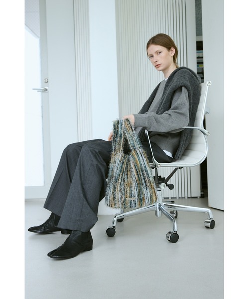 un/neu（アンノイ）の「マルチストライプファーニットバッグ / 500mlペットボトル収納可能（ハンドバッグ・レディース・ピンク/グリーン/ブルー・FREE）」の14枚目の写真