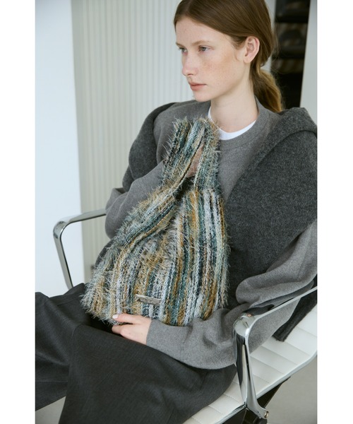 un/neu（アンノイ）の「マルチストライプファーニットバッグ / 500mlペットボトル収納可能（ハンドバッグ・レディース・ピンク/グリーン/ブルー・FREE）」の10枚目の写真