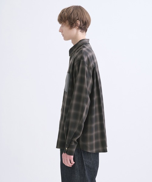 CULLNI（クルニ）の「【CULLNI】別注 Leather Pocket Check L/S Shirts（シャツ/ブラウス・メンズ・グレー/ブラック・1/2）」の3枚目の写真