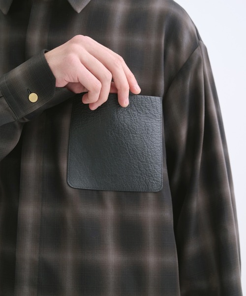 CULLNI（クルニ）の「【CULLNI】別注 Leather Pocket Check L/S Shirts（シャツ/ブラウス・メンズ・グレー/ブラック・1/2）」の14枚目の写真