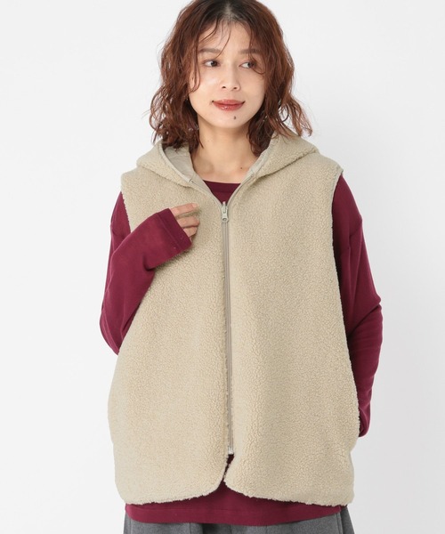 studio CLIP（スタディオクリップ）の「リバーシブルキルトボアベスト（ベスト・レディース・アイボリー/スモーク/モカ・FREE）」の2枚目の写真