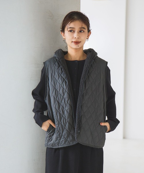 studio CLIP（スタディオクリップ）の「リバーシブルキルトボアベスト（ベスト・レディース・アイボリー/スモーク/モカ・FREE）」の9枚目の写真