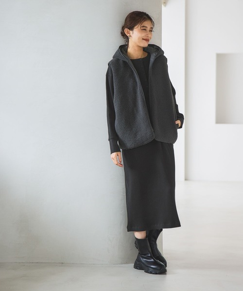 studio CLIP（スタディオクリップ）の「リバーシブルキルトボアベスト（ベスト・レディース・アイボリー/スモーク/モカ・FREE）」の13枚目の写真