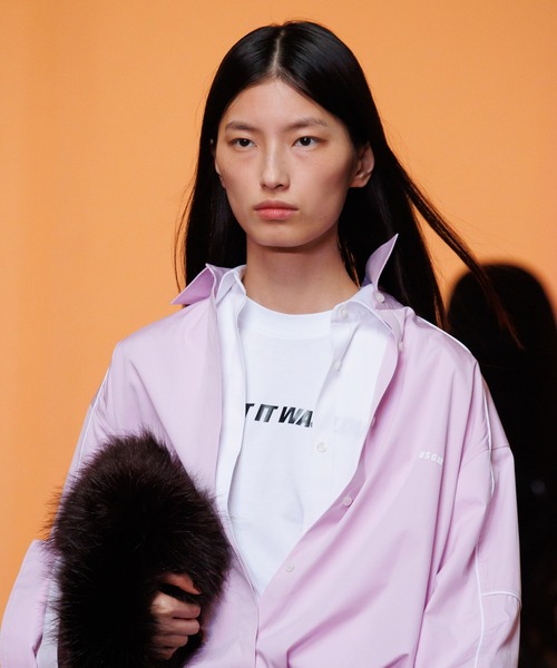 MSGM(エムエスジーエム)の「Faux Fur Clutch Bag ー Brown(クラッチバッグ・レディース・ブラウン・ONE SIZE)」の10枚目の写真