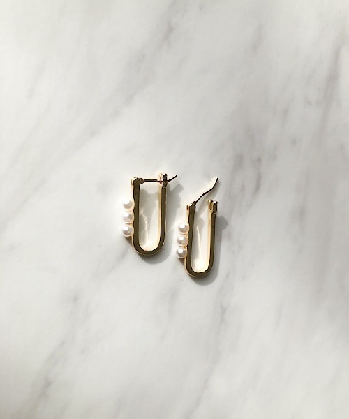 TIMELESS&THREE(タイムレスアンドスリー)の「Uシェイプパールモチーフピアス(ピアス(両耳用)・レディース・ゴールド/シルバー・FREE)」の7枚目の写真