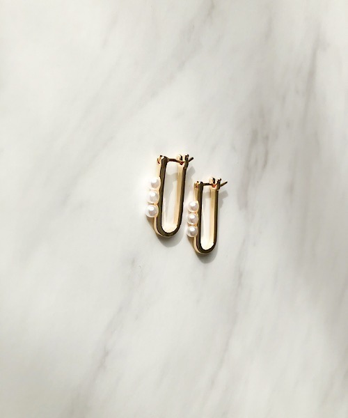 TIMELESS&THREE(タイムレスアンドスリー)の「Uシェイプパールモチーフピアス(ピアス(両耳用)・レディース・ゴールド/シルバー・FREE)」の6枚目の写真