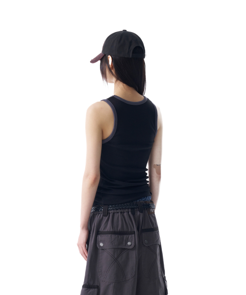 AAKAM(アーカム)の「3ラインアイレットノースリーブ(ブラック)(Tシャツ/カットソー・レディース・その他・1/2)」の5枚目の写真