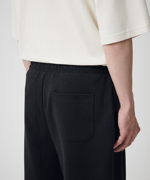 MUSINSA STANDARD（ムシンサスタンダード）の「ダブルニットワンタックワイドスウェットショーツ[ブラック]（その他パンツ・メンズ・その他・SMALL/MEDIUM/LARGE/X-LARGE/XX-LARGE/XXX-LARGE）」の6枚目の写真