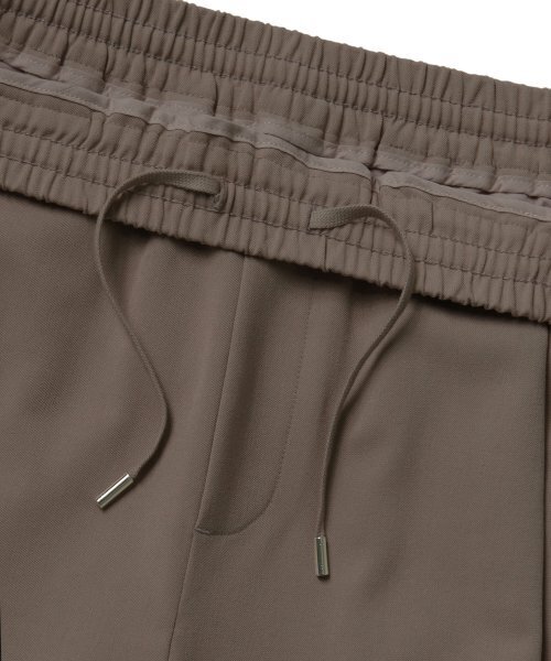MUSINSA STANDARD（ムシンサスタンダード）の「ワンタックワイドバンディングスラックス [ダスティベージュ]（スラックス・メンズ・その他・40/38/42/36/34/32/30/28）」の4枚目の写真
