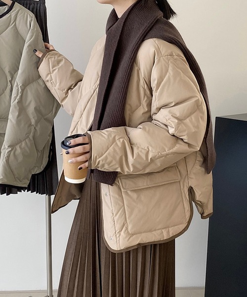 ノーカラーパイピングキルティングジャケット（ダウンジャケット