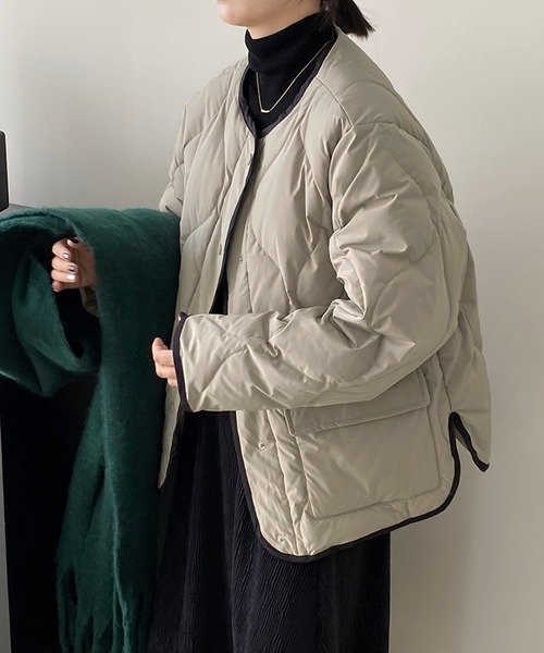 ノーカラーパイピングキルティングジャケット（ダウンジャケット