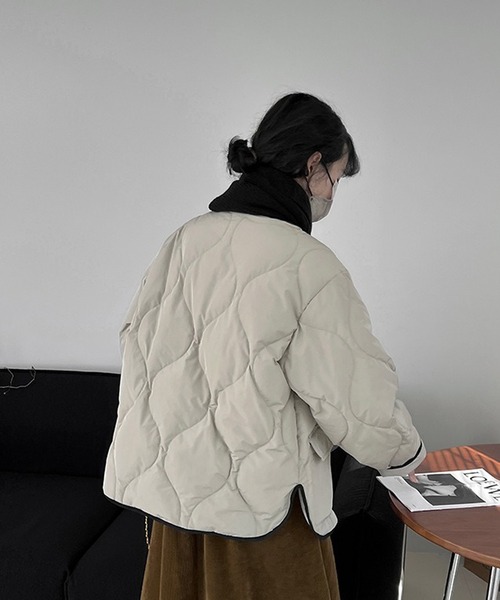 ノーカラーパイピングキルティングジャケット（ダウンジャケット