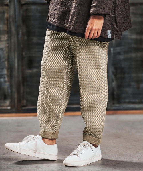 ANGENEHM(アンゲネーム)の「mp14454-Light yarn color scheme waffle knit pants ニットパンツ(AG03-050ace)(その他パンツ・メンズ・チャコールグレー×ブラック/ベージュ系その他/ホワイト×ブラック・L/M/S)」の4枚目の写真