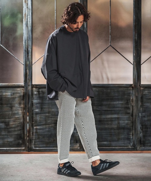 ANGENEHM(アンゲネーム)の「mp14454-Light yarn color scheme waffle knit pants ニットパンツ(AG03-050ace)(その他パンツ・メンズ・チャコールグレー×ブラック/ベージュ系その他/ホワイト×ブラック・L/M/S)」の12枚目の写真