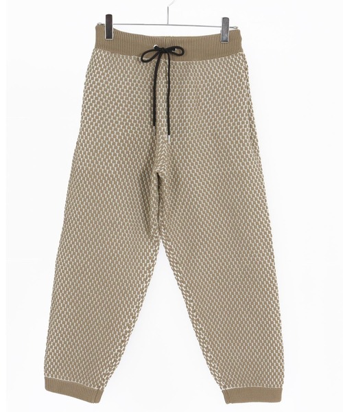 ANGENEHM(アンゲネーム)の「mp14454-Light yarn color scheme waffle knit pants ニットパンツ(AG03-050ace)(その他パンツ・メンズ・チャコールグレー×ブラック/ベージュ系その他/ホワイト×ブラック・L/M/S)」の19枚目の写真