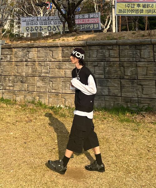 ACHA(アチャ)の「ヒリックス Aロゴベスト スウェット _ ブラック(ベスト・レディース・その他・MEDIUM/LARGE)」の8枚目の写真