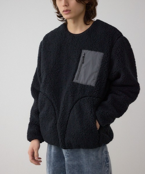 AZUL by moussy(アズールバイマウジー)の「シープボア防風トップス(スウェット・メンズ・カーキ/ブラック/チャコールグレー・LARGE/MEDIUM)」の2枚目の写真