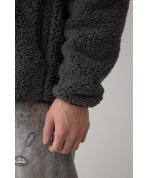 AZUL by moussy(アズールバイマウジー)の「シープボア防風トップス(スウェット・メンズ・カーキ/ブラック/チャコールグレー・LARGE/MEDIUM)」の5枚目の写真